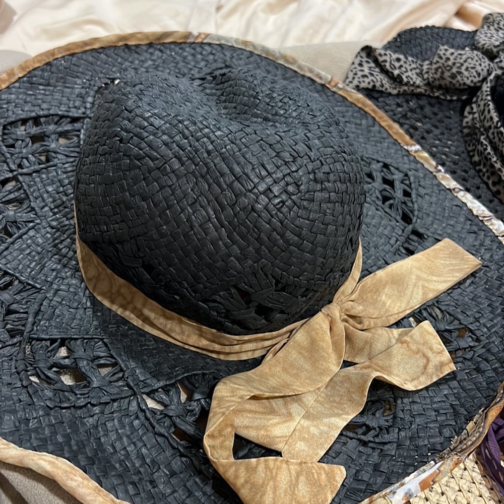 Bundle Of Draw Hats Different Colors , Sizes Or B… - image 3